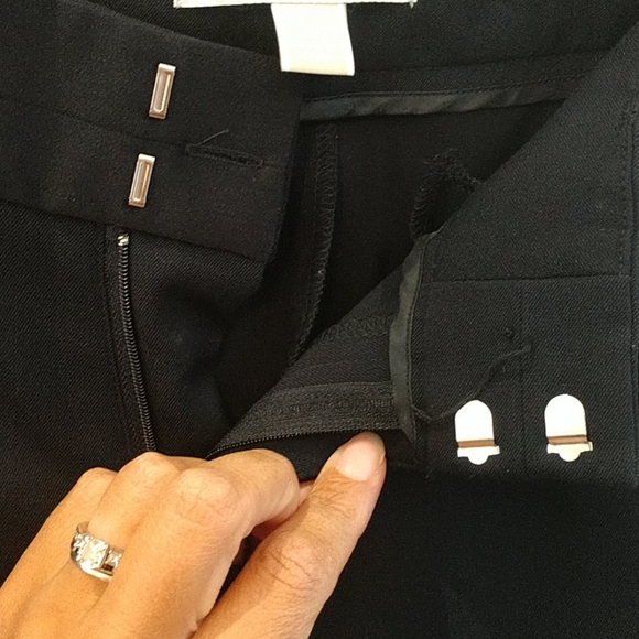 Women's Navy dress pants size 6 (button missing) - Picture 3 of 3